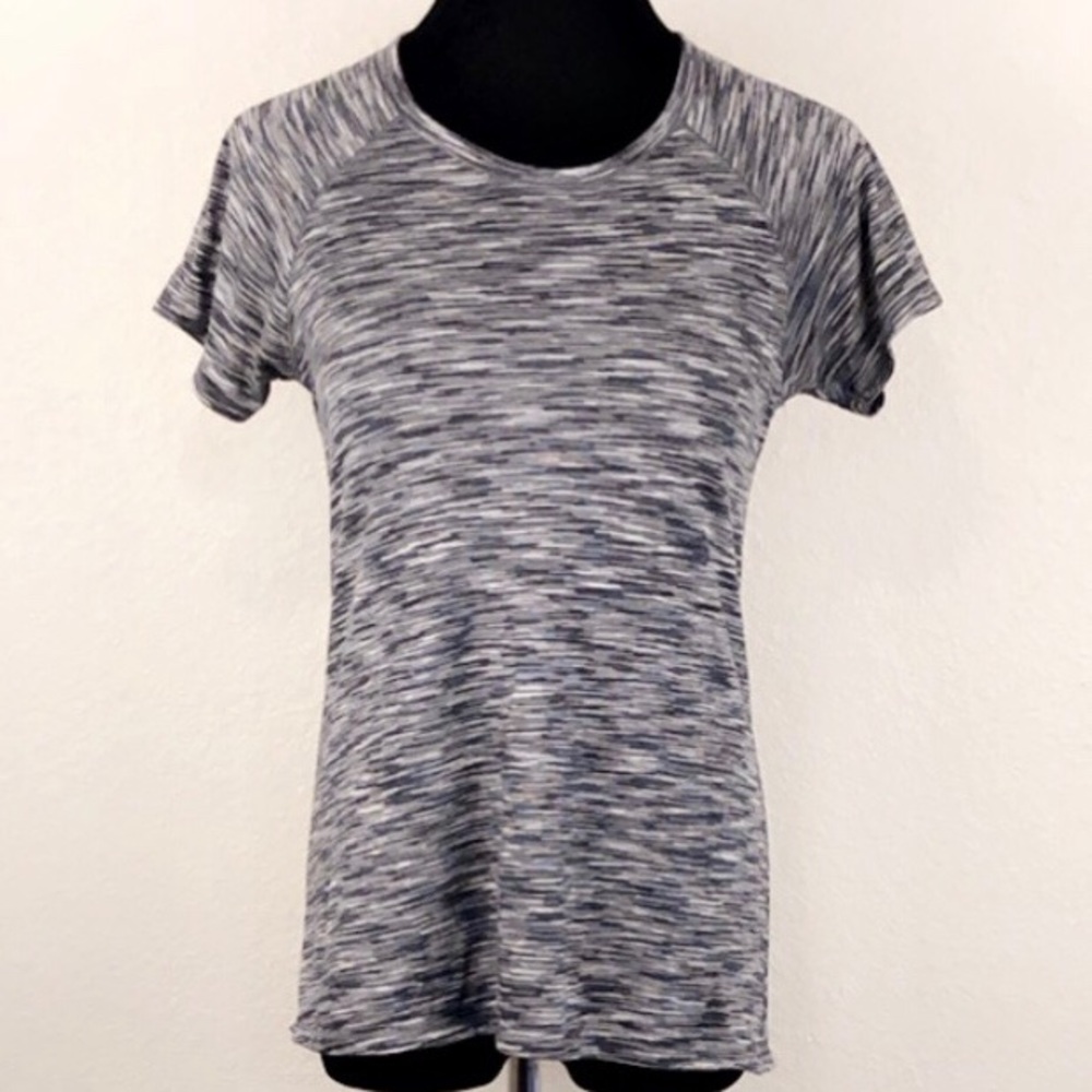 AVIA t shirt